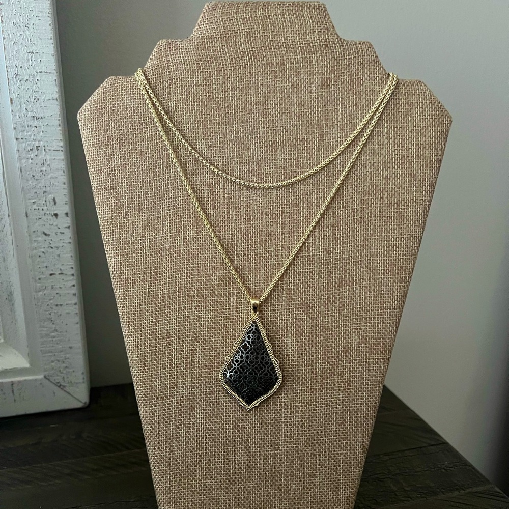 Kendra Scott Necklace